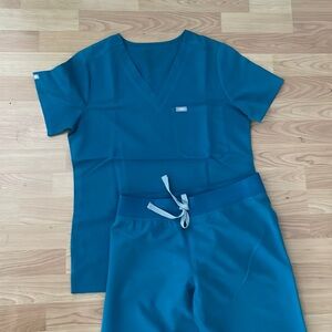 Figs teal colored scrub set, small